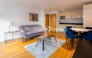 1 bedroom flat to rent in Millharbour, South Quay, E14-image 1