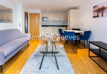 1 bedroom flat to rent in Millharbour, South Quay, E14-image 5