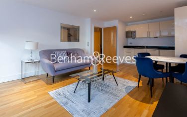 1 bedroom flat to rent in Millharbour, South Quay, E14-image 11
