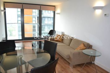 1 bedroom flat to rent in Proton Tower, Blackwall Way, E14-image 1