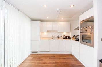 2  bedrooms flat to rent in Lincoln Plaza, Canary Wharf, E14-image 3