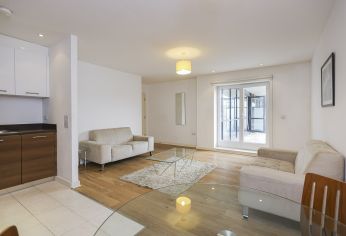 2 bedrooms flat to rent in Forge Square, Canary Wharf, E14-image 1