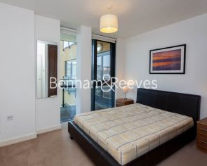 2 bedrooms flat to rent in Forge Square, Canary Wharf, E14-image 3