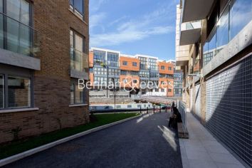 Studio flat to rent in St. Annes Street, Canary Wharf, E14-image 6