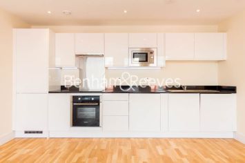 1  bedroom flat to rent in St. Anne's Street, Canary Wharf, E14-image 2