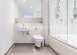 1  bedroom flat to rent in Marsh Wall, Landmark East Tower, E14-image 4