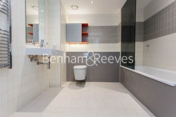 Hoola Apartments, Royal Victoria, E16 view 4