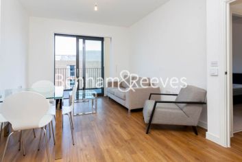 1 bedroom flat to rent in Kingfisher Heights, Pontoon Dock, E16-image 7