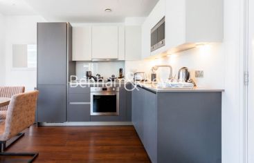 image 1  bedroom flat to rent in Maine Tower, Harbour Way, E14-image 2