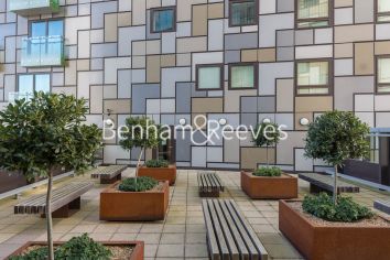 1  bedroom flat to rent in Lincoln Plaza, Canary Wharf, E14-image 15
