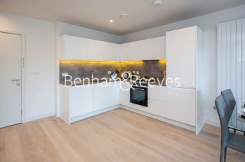 1  bedroom flat to rent in John Cabot House, 4 Clippers Street E16-image 2