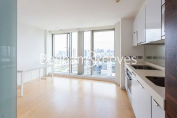 Studio flat to rent in Ontario Tower, Fairmont Avenue, E14-image 1