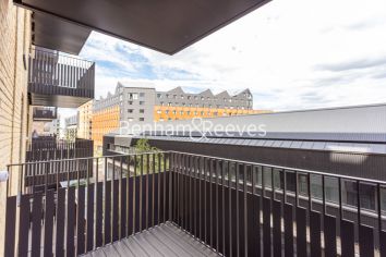 1  bedroom flat to rent in Rosebay House, Frank Searle Passage, E17-image 5