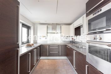 Blackwall Way, Black Wall, E14 view 3