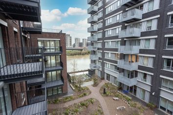 image Studio flat to rent in Goodluck Hope Walk, Canary wharf, E14-image 14