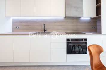 1  bedroom flat to rent in Skyline Apartments, Makers Yard, E3-image 2