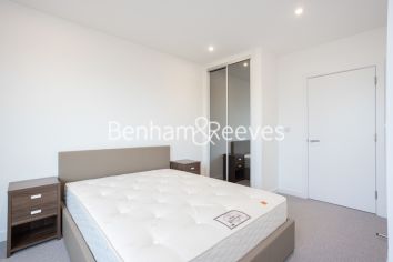 1 bedroom flat to rent in Skyline Apartments, Makers Yard, E3-image 4