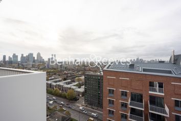 1 bedroom flat to rent in Skyline Apartments, Makers Yard, E3-image 12