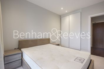 1 bedroom flat to rent in Avalon Point, Silvoecia Way, E14-image 4