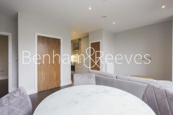 1 bedroom flat to rent in Avalon Point, Silvoecia Way, E14-image 10
