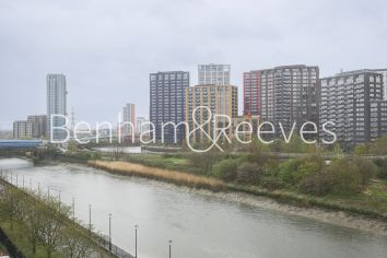 1 bedroom flat to rent in Avalon Point, Silvoecia Way, E14-image 13