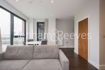 1 bedroom flat to rent in Avalon Point, Silvoecia Way, E14-image 14