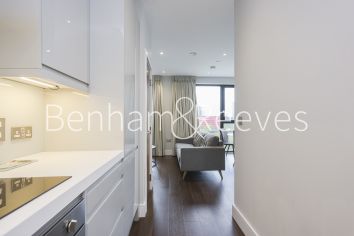 1 bedroom flat to rent in Avalon Point, Silvoecia Way, E14-image 15