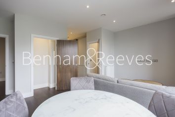 1 bedroom flat to rent in Avalon Point, Silvoecia Way, E14-image 16