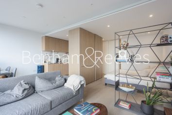 image Studio flat to rent in Park Drive, Canary Wharf, E14-image 17