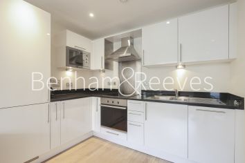 1  bedroom flat to rent in Millharbour, Canary Wharf ,E14-image 2