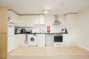 2  bedrooms flat to rent in Westwood House, Millharbour, E14-image 6