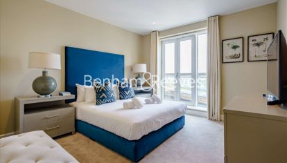 2 bedrooms flat to rent in Circus Apartment, Westferry Circus, E14-image 3