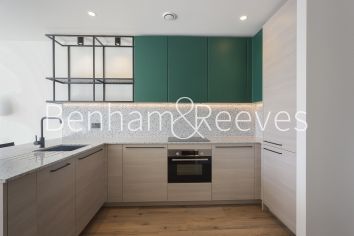 1 bedroom flat to rent in Hawser Lane, Canary Wharf, E14-image 2