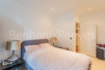 2  bedrooms flat to rent in South Quay Square, Canary Wharf, E14-image 2
