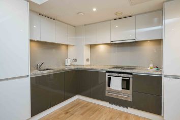 1  bedroom flat to rent in West tower, Canary Wharf, E14-image 2
