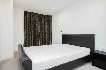 1  bedroom flat to rent in West tower, Canary Wharf, E14-image 7