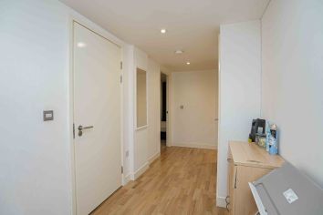 1  bedroom flat to rent in West tower, Canary Wharf, E14-image 18
