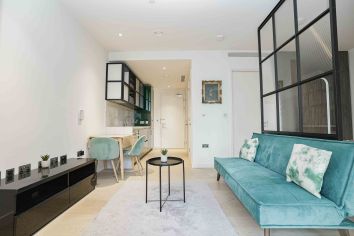 Studio flat to rent in Wards Place, Canary Wharf, E14-image 1