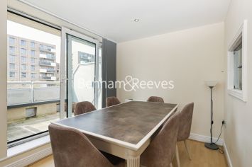 3  bedrooms flat to rent in Wards Wharf Approach, Pontoon Dock, E16-image 3