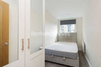 3  bedrooms flat to rent in Wards Wharf Approach, Pontoon Dock, E16-image 4