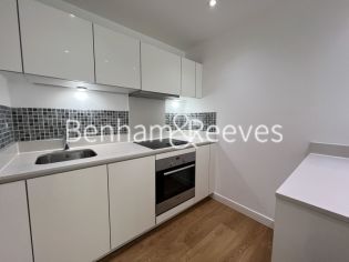 1  bedroom flat to rent in Ceram Court, Seven Sea Gardens, E3-image 2
