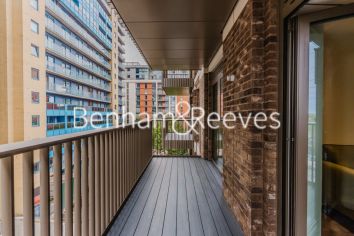 2  bedrooms flat to rent in Eden Place, Royal Eden Docks, E16-image 6
