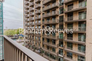 2  bedrooms flat to rent in Eden Place, Royal Eden Docks, E16-image 7