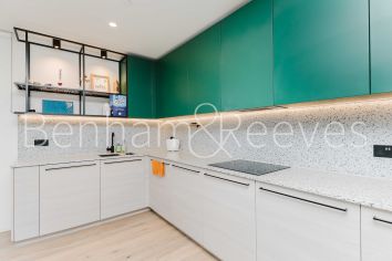 image 2  bedrooms flat to rent in Hawser Lane, Heron Wharf, E14-image 1