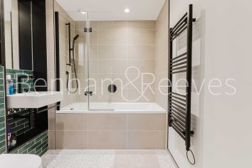 image 2  bedrooms flat to rent in Hawser Lane, Heron Wharf, E14-image 4