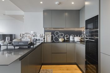 image 3  bedrooms flat to rent in Marsh wall, Canary Wharf, E14-image 2