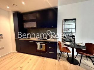 image Studio flat to rent in Good Luck Hope Walk, Canary wharf, E14-image 2
