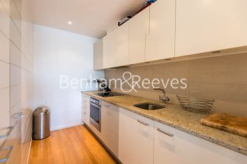 image 2  bedrooms flat to rent in Hutchings Street, Canary Wharf, E14-image 2