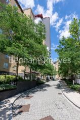 image 2  bedrooms flat to rent in Hutchings Street, Canary Wharf, E14-image 11