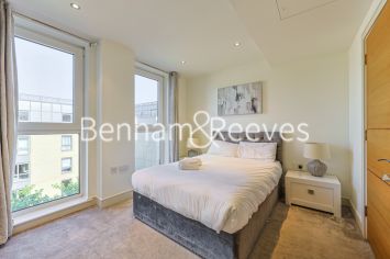 3  bedrooms flat to rent in Lensbury Avenue, Fulham, SW6-image 3